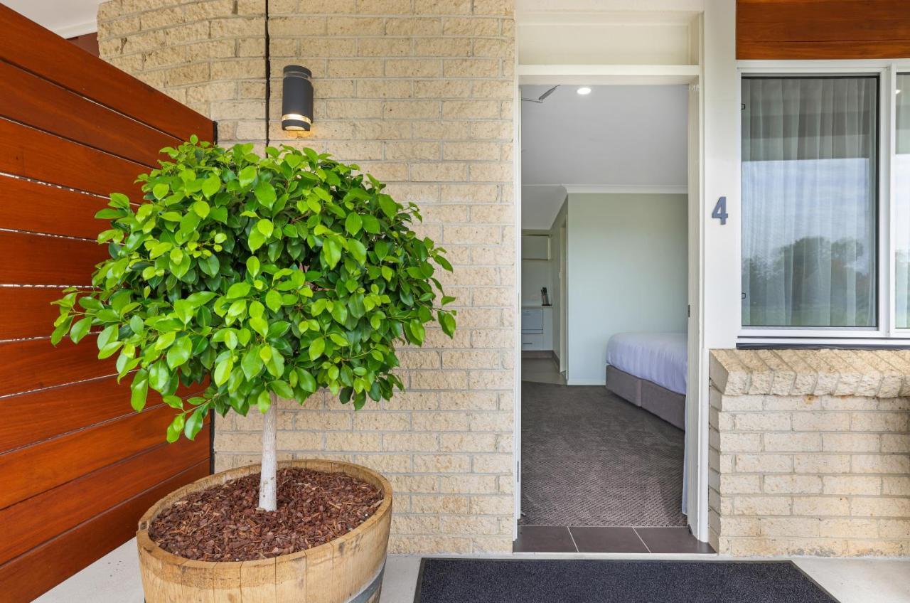 טאמוורת' The Duck Inn Apartments מראה חיצוני תמונה